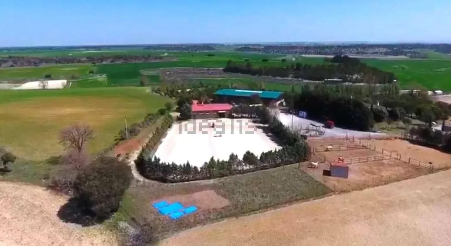 Country house for sale in Corcos  with Heating and Swimming Pool