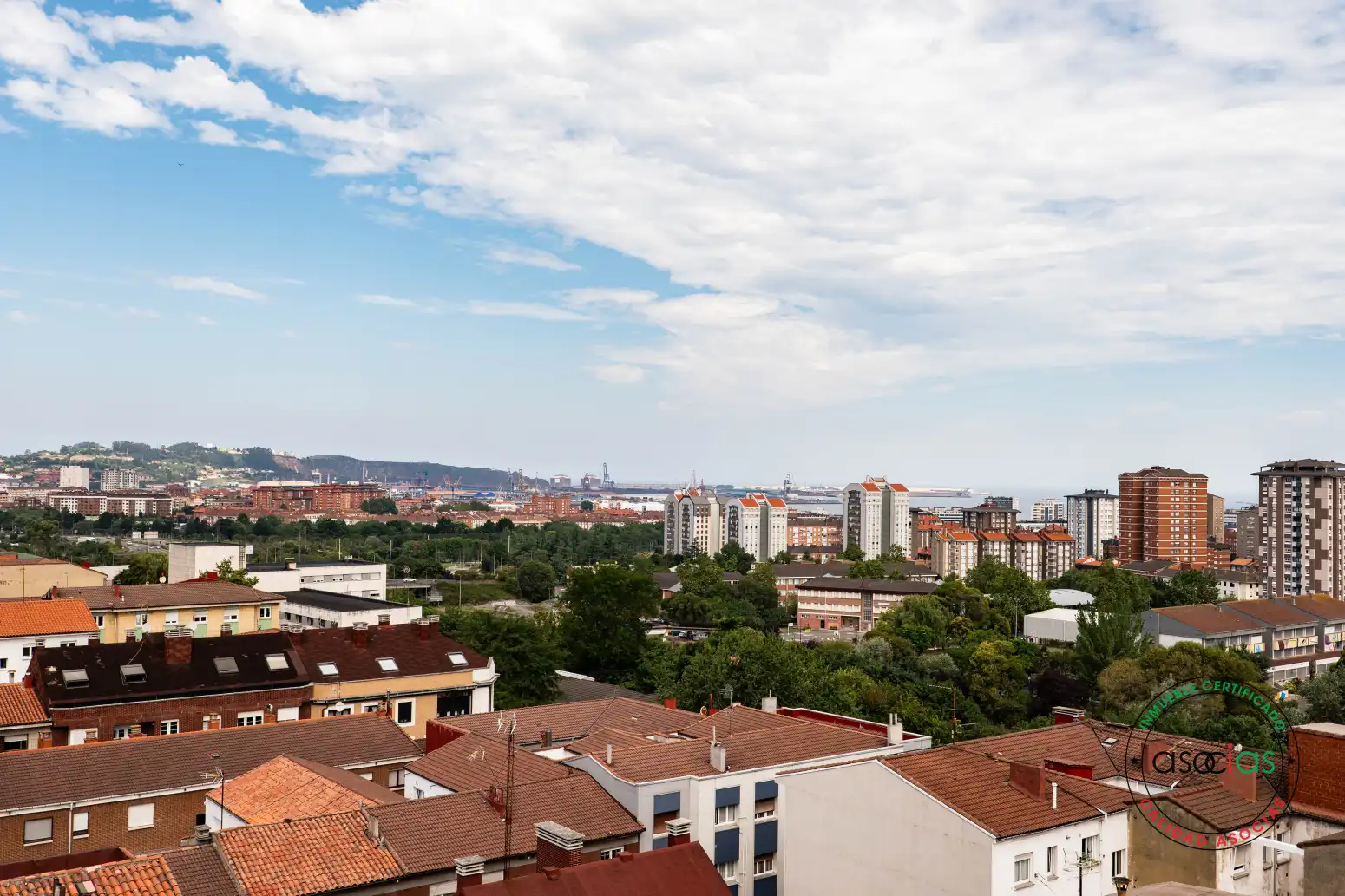 Vista exterior de Piso en venta en Gijón  con Calefacción y Parquet