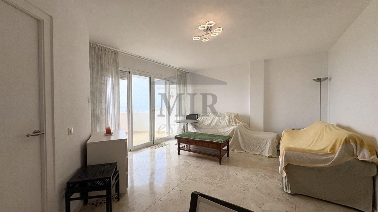 Sala d'estar de Pis en venda en Marbella amb Terrassa i Piscina comunitària