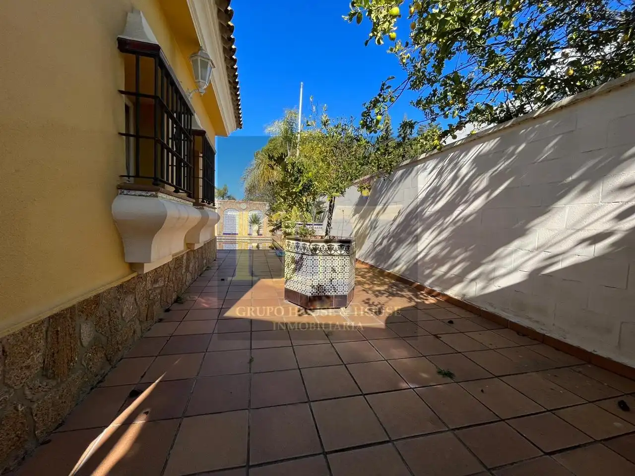 Exterior view of Houses for sale in Sanlúcar de Barrameda  with Air Conditioner, Private garden and Terrace