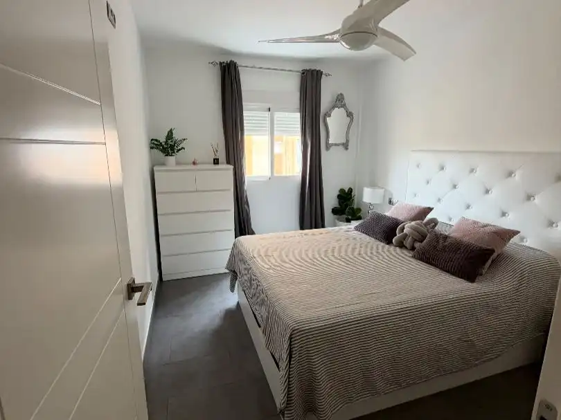 Bedroom of Flat for rent in Carretera de Cádiz