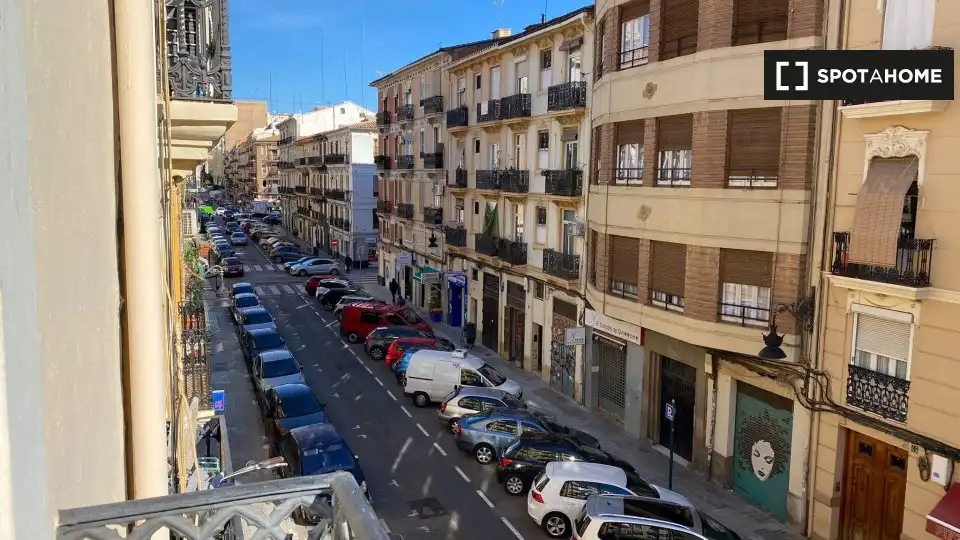 Flat with terrace to rent in Extramurs, imagen 5