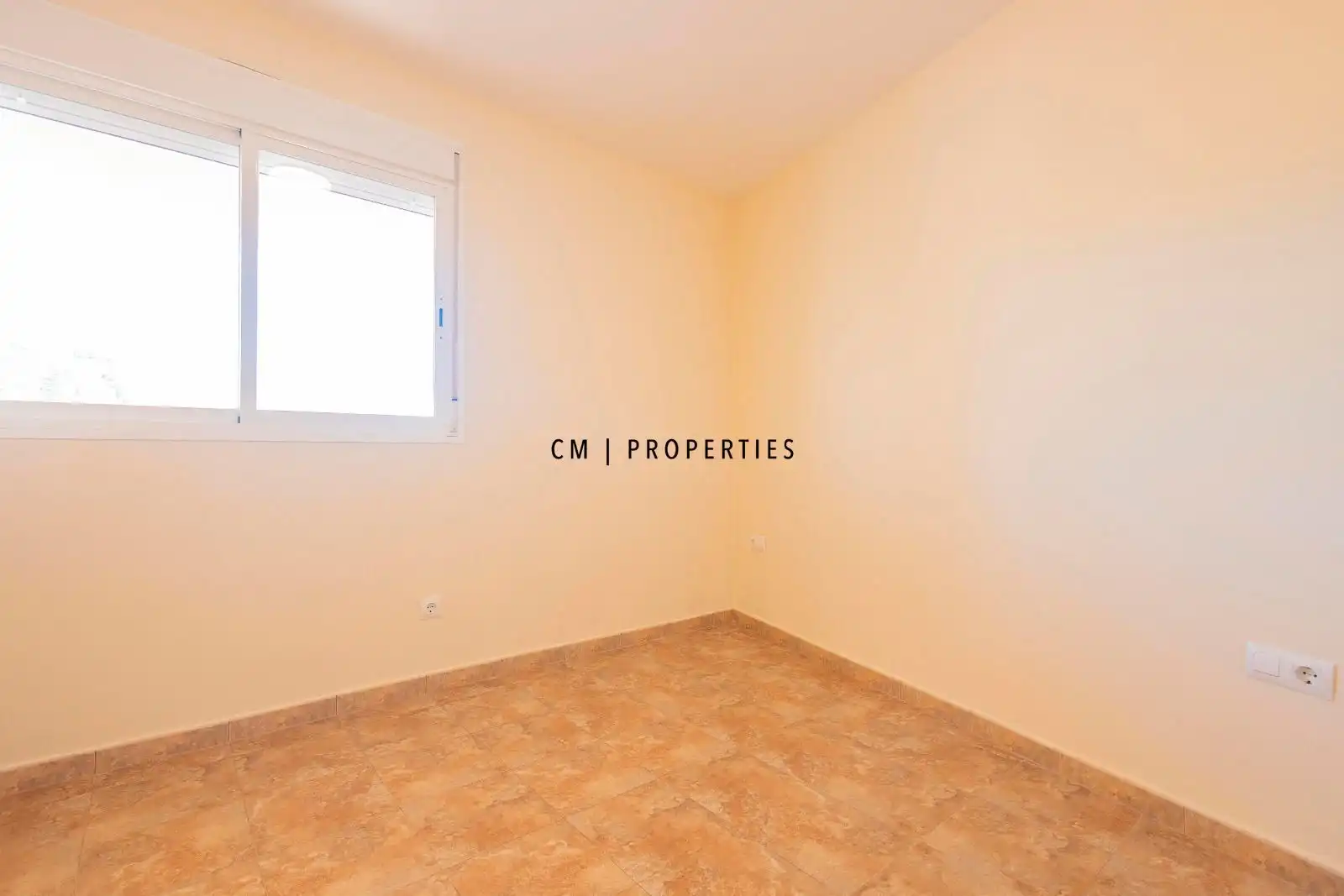 Dormitori de Àtic de lloguer en Toràs amb Terrassa, Piscina i Moblat