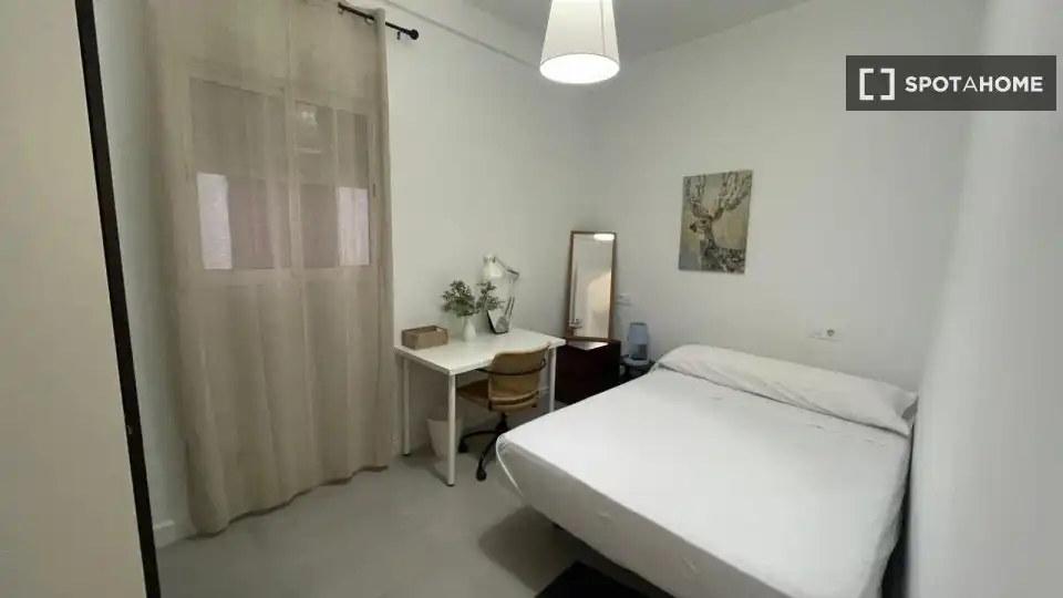 Room in Feria