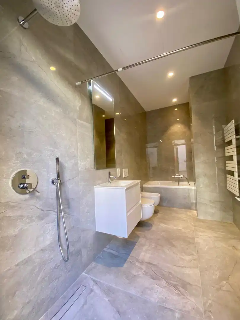 Badezimmer von Erdgeschoss zum Verkauf in Valencia mit Klimaanlage, Heizung und Terrasse