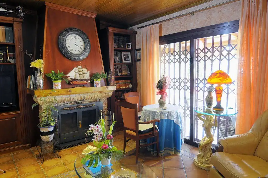 Wohnzimmer von Haus oder Chalet zum Verkauf in Valdepeñas mit Klimaanlage, Heizung und Privatgarten