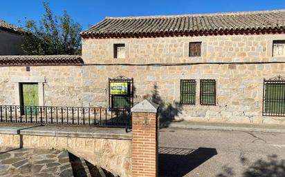 Vista exterior de Casa o xalet en venda en Cuerva amb Jardí privat