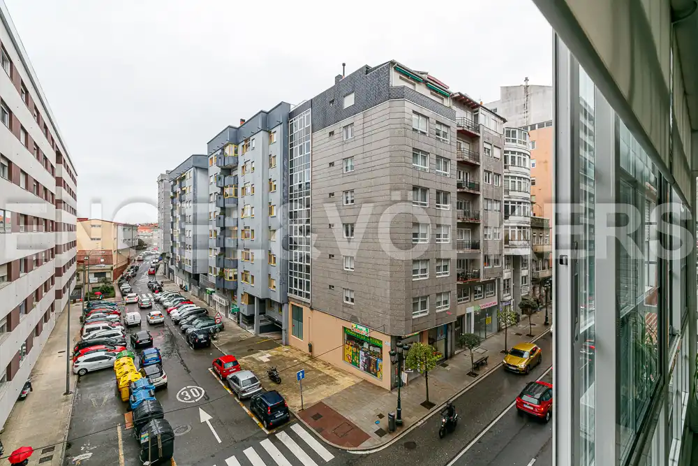 Vista exterior de Pis en venda en Vigo  amb Calefacció