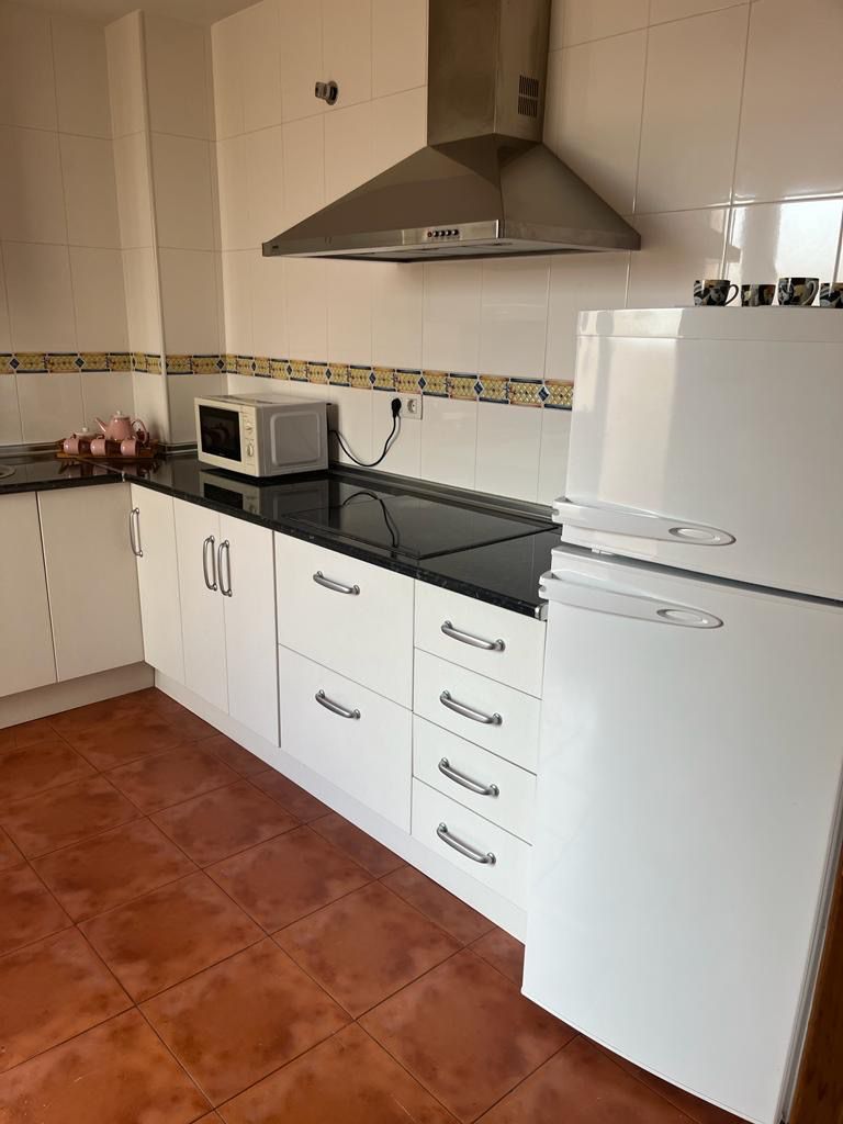 Cuina de Apartament de lloguer en Almendralejo amb Parquet, Moblat i Rentadora