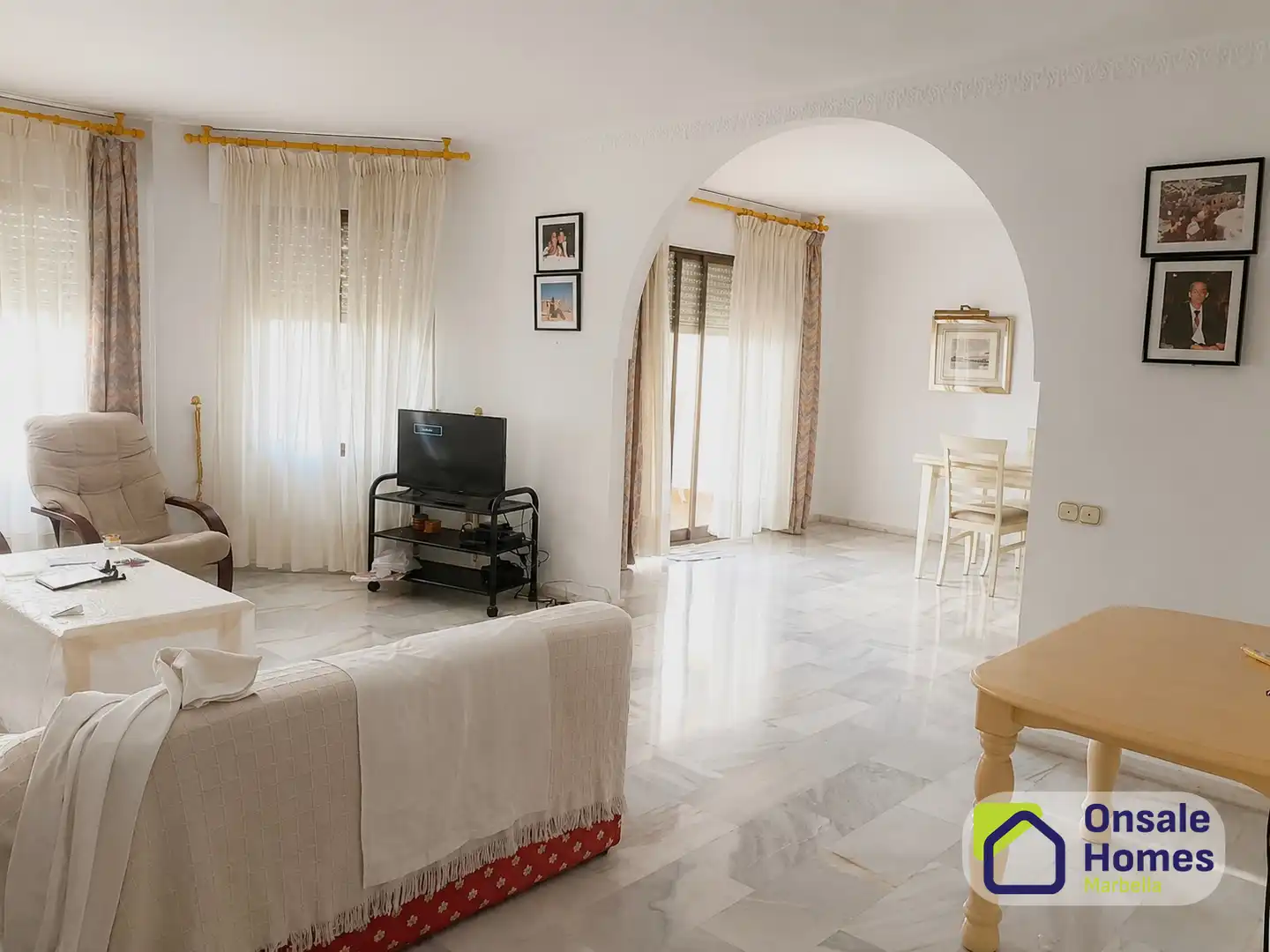 Wohnzimmer von Wohnung zum Verkauf in Marbella mit Klimaanlage, Terrasse und Abstellraum