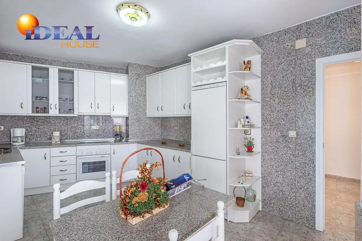 Kitchen of Flat for sale in Los Villares  with Furnished and Balcony