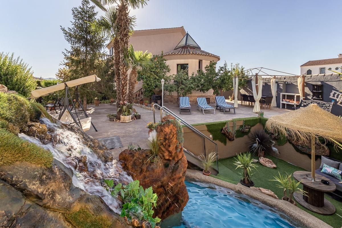 Terrace of House or chalet for sale in Iznalloz  with Air Conditioner, Private garden and Terrace