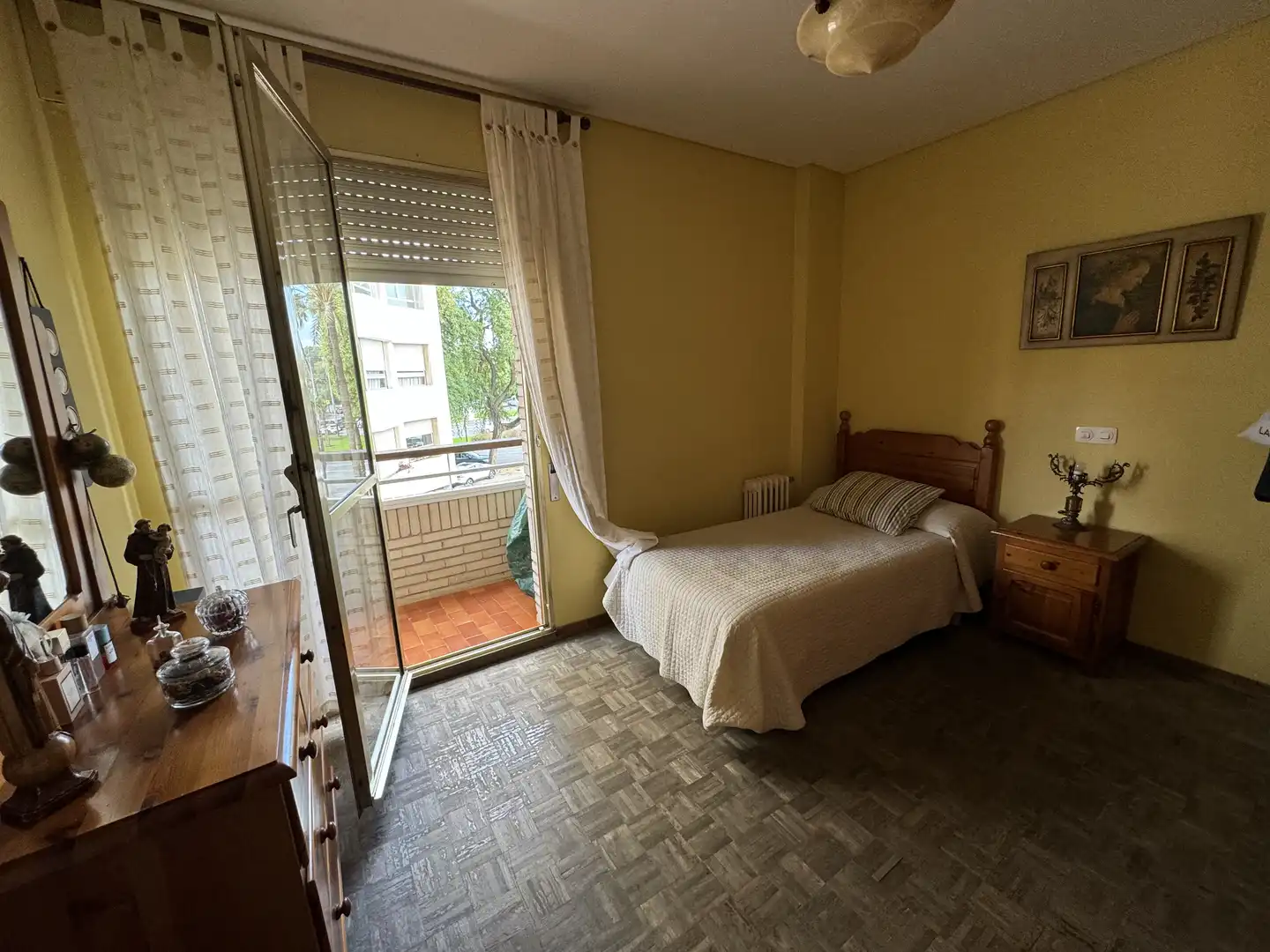 Bedroom of Flat for sale in Sevilla  with Air Conditioner, Heating and Terrace