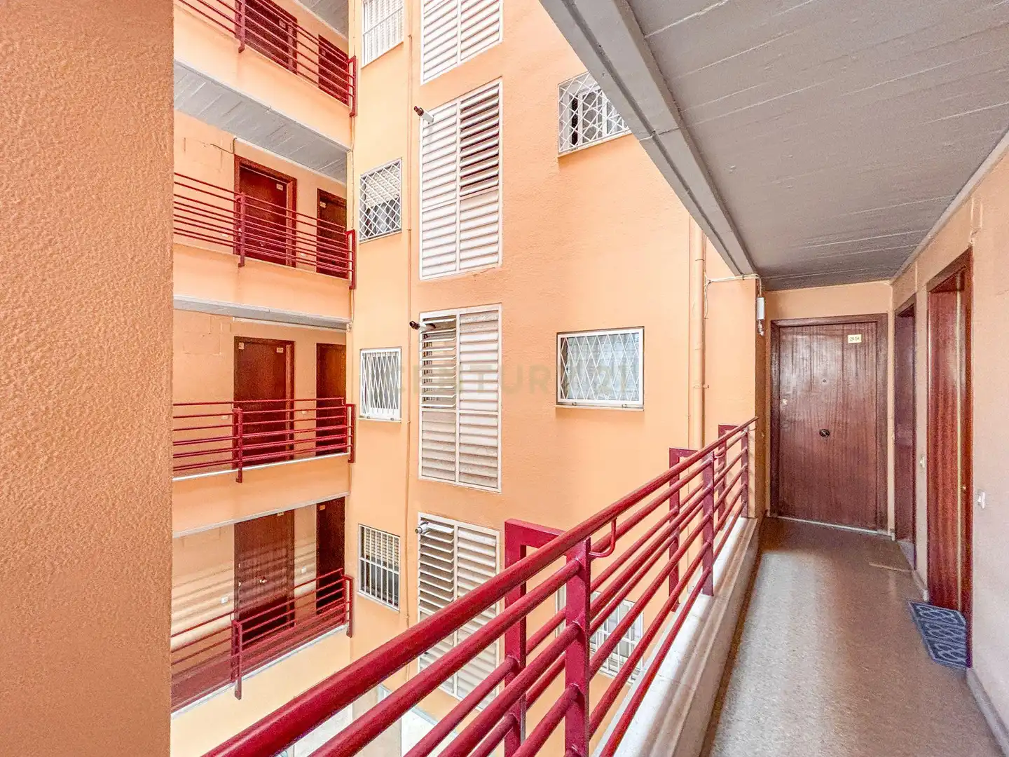 Terrassa de Apartament en venda en Esplugues de Llobregat amb Balcó i Alarma