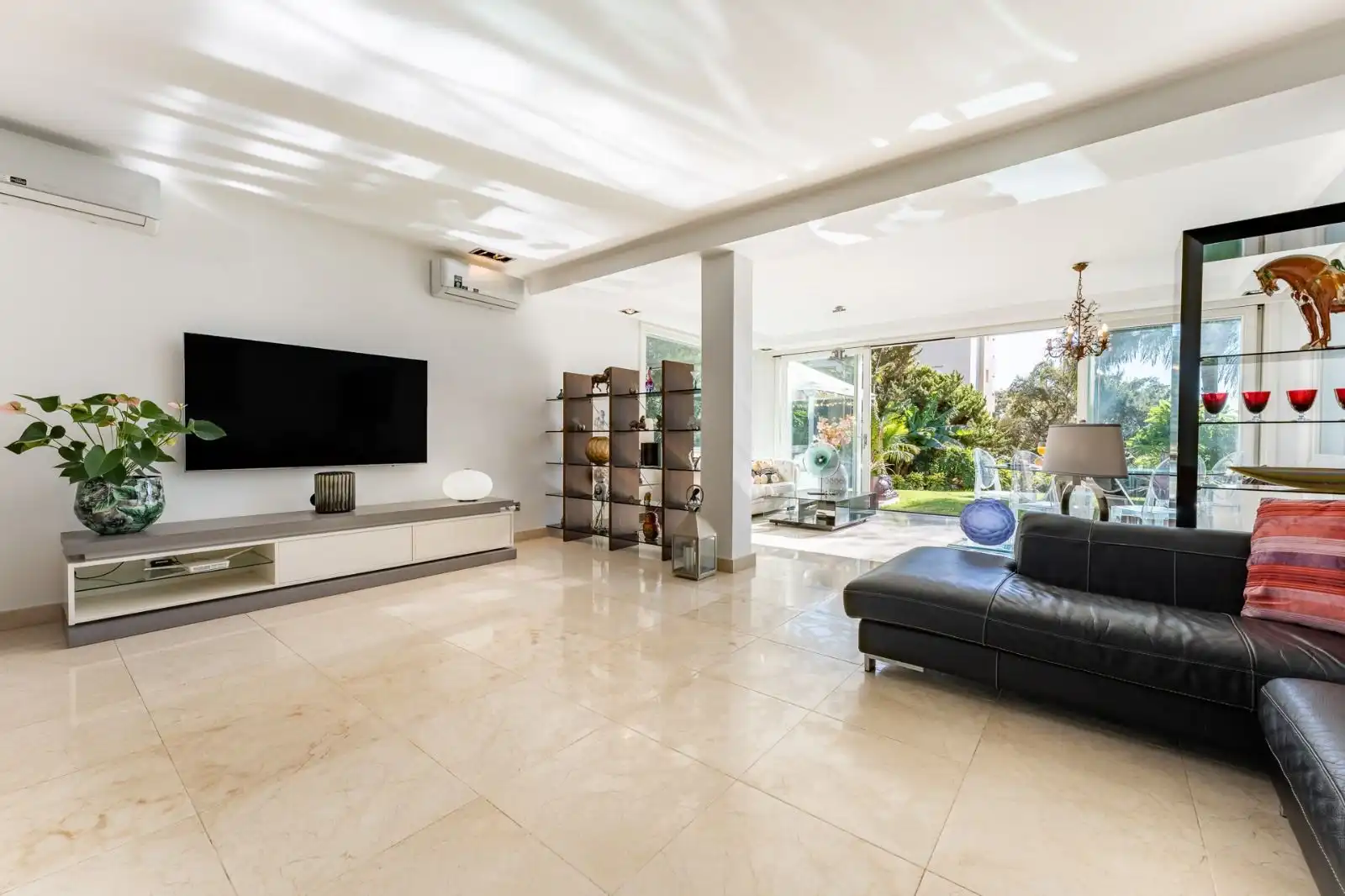 Casa con piscina en venta en Calahonda, imagen 5