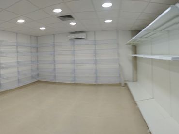 Local comercial en venda a Camilo Jose Cela 12
