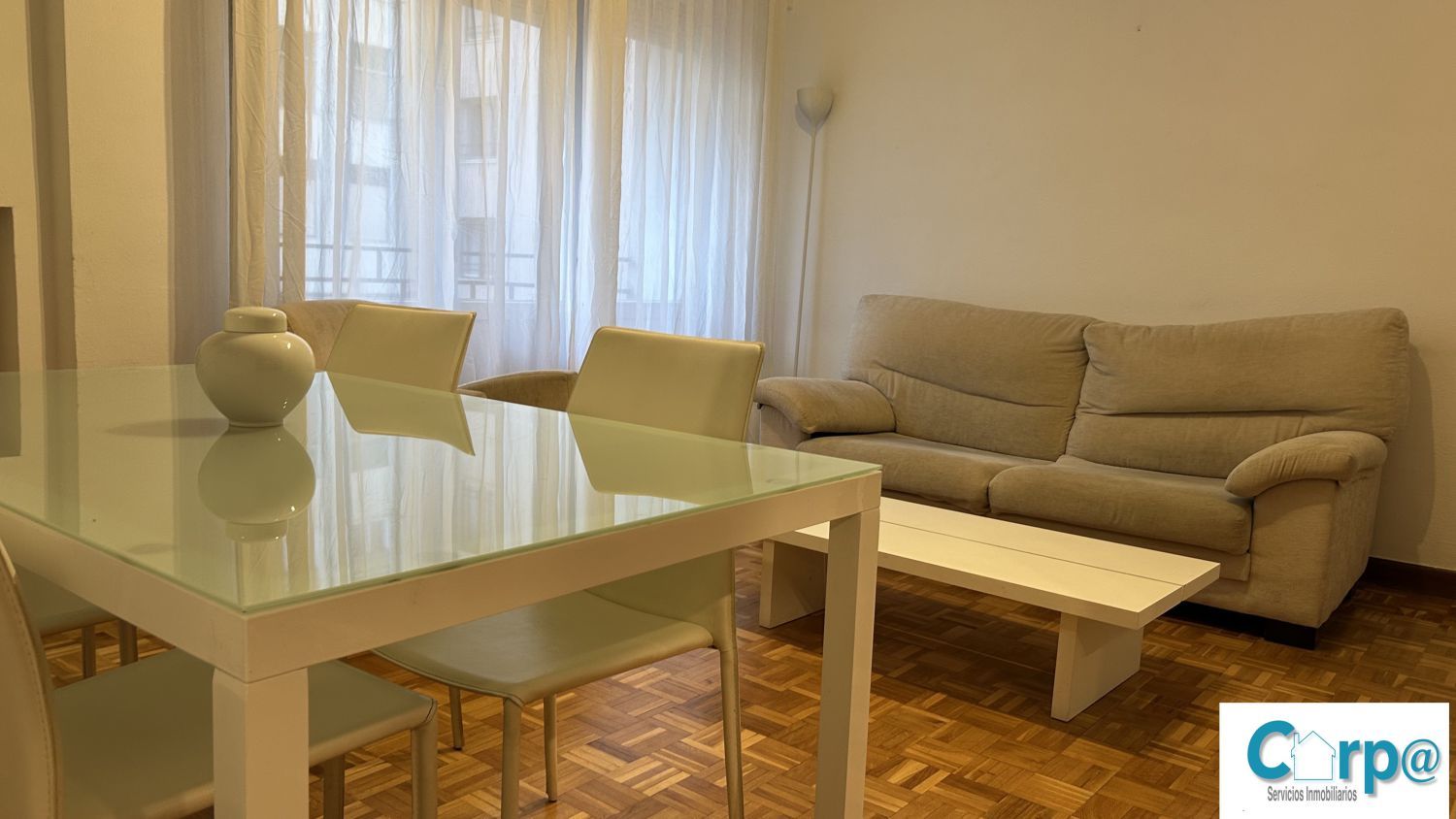 Living room of Flat to rent in  Pamplona / Iruña  with Heating, Parquet flooring and Furnished