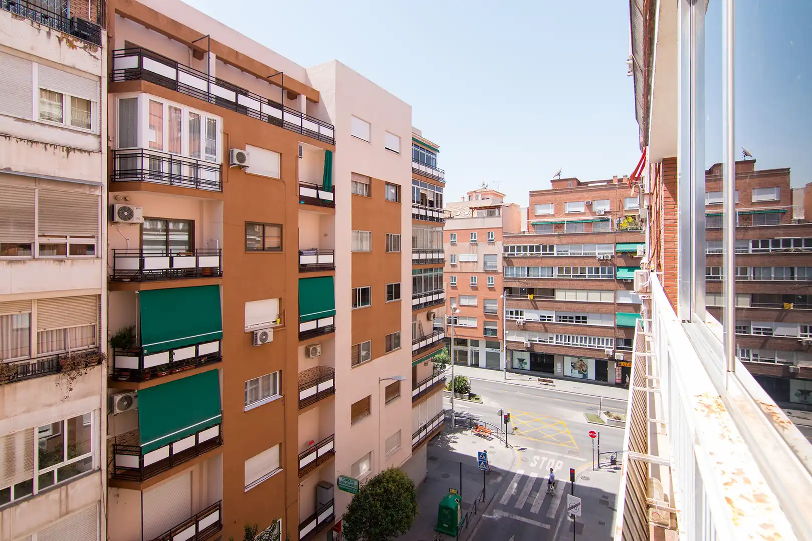 Vista exterior de Pis de lloguer en Granada amb Calefacció, Moblat i Rentadora