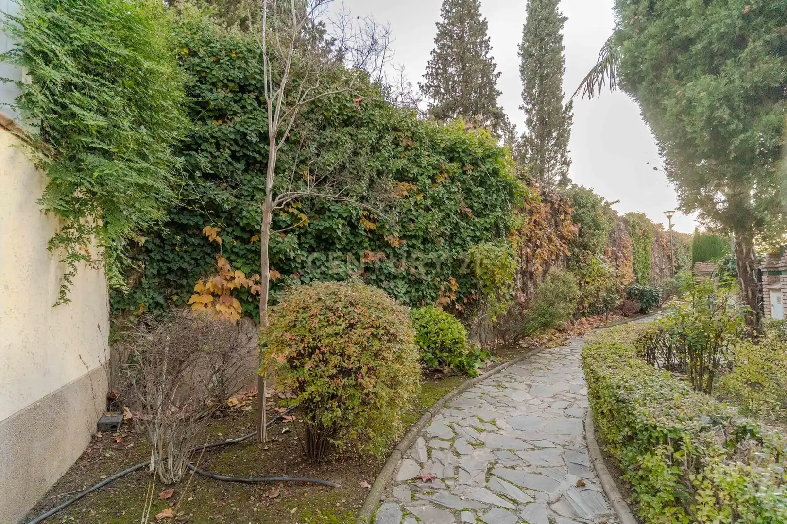 Jardí de Casa adosada en venda en La Zubia amb Aire condicionat, Jardí privat i Traster