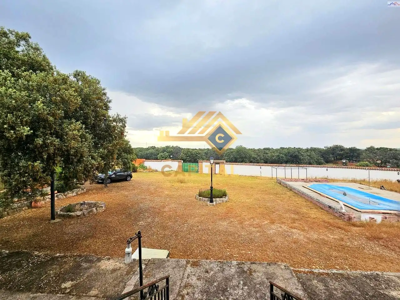 Casa o xalet en venda en Villa del Prado amb Traster i Piscina
