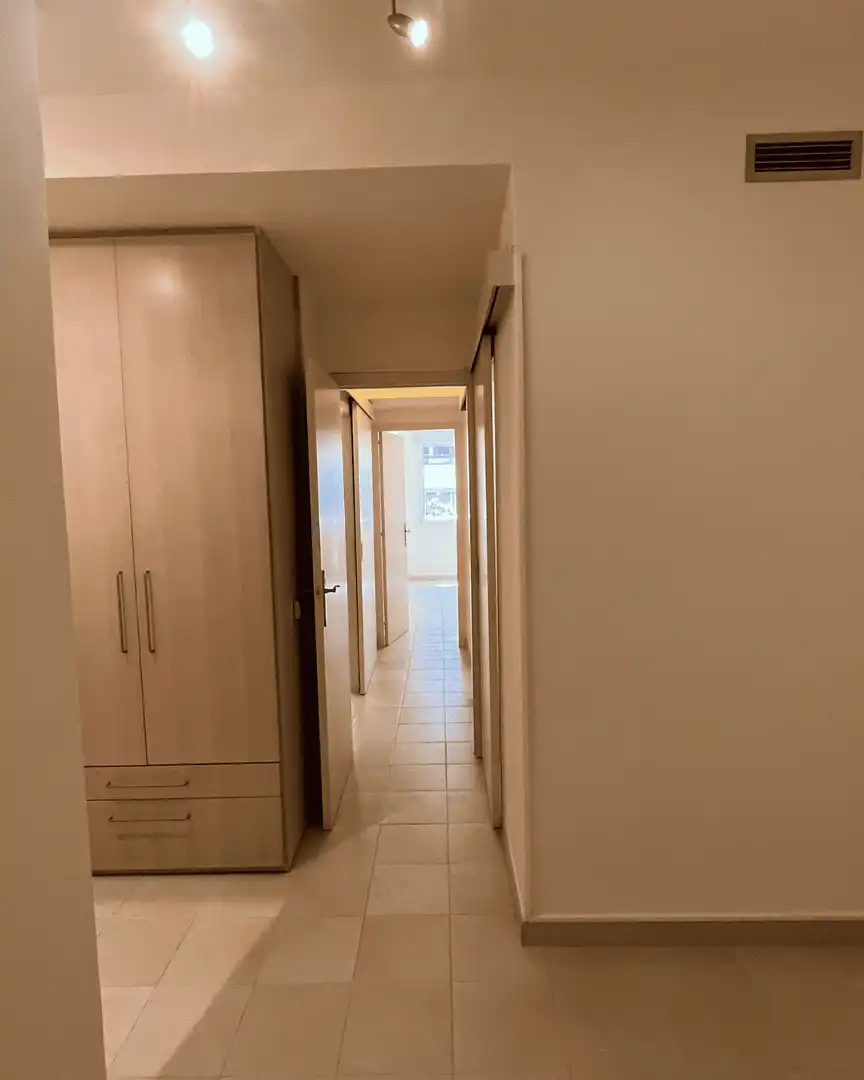 Pis en venda a Sagrada Família