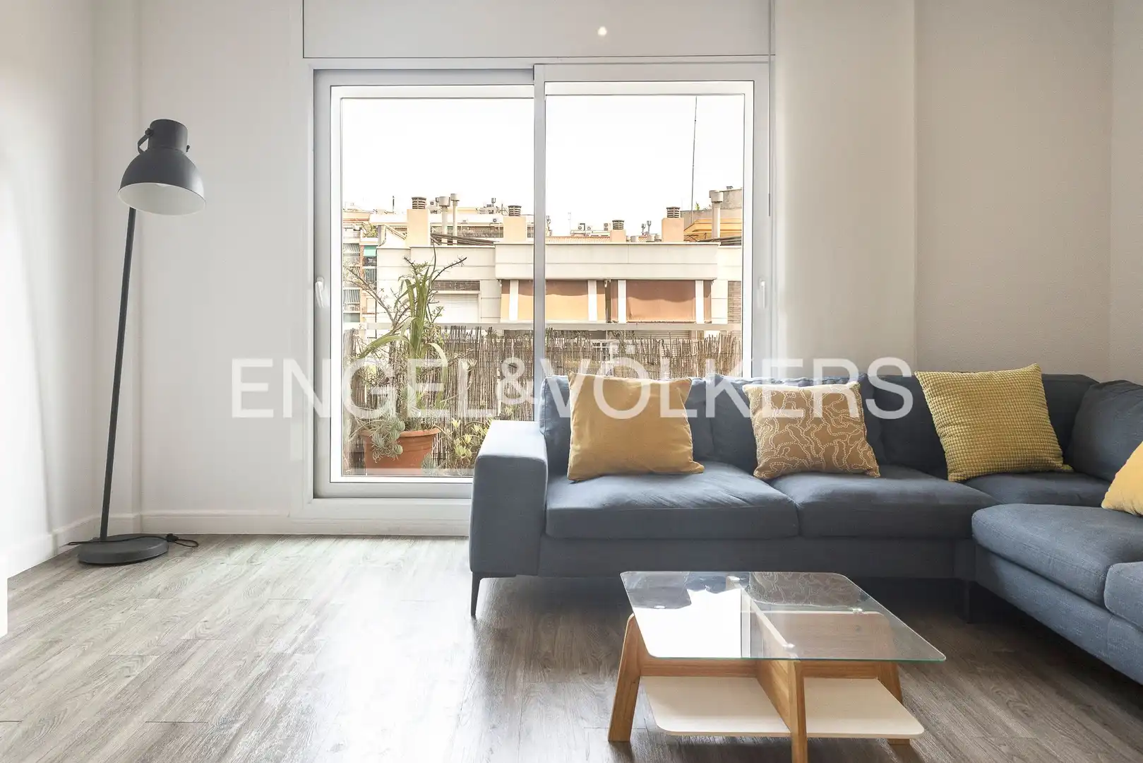 Wohnzimmer von Dachboden zur Miete in Barcelona mit Klimaanlage, Heizung und Parkett