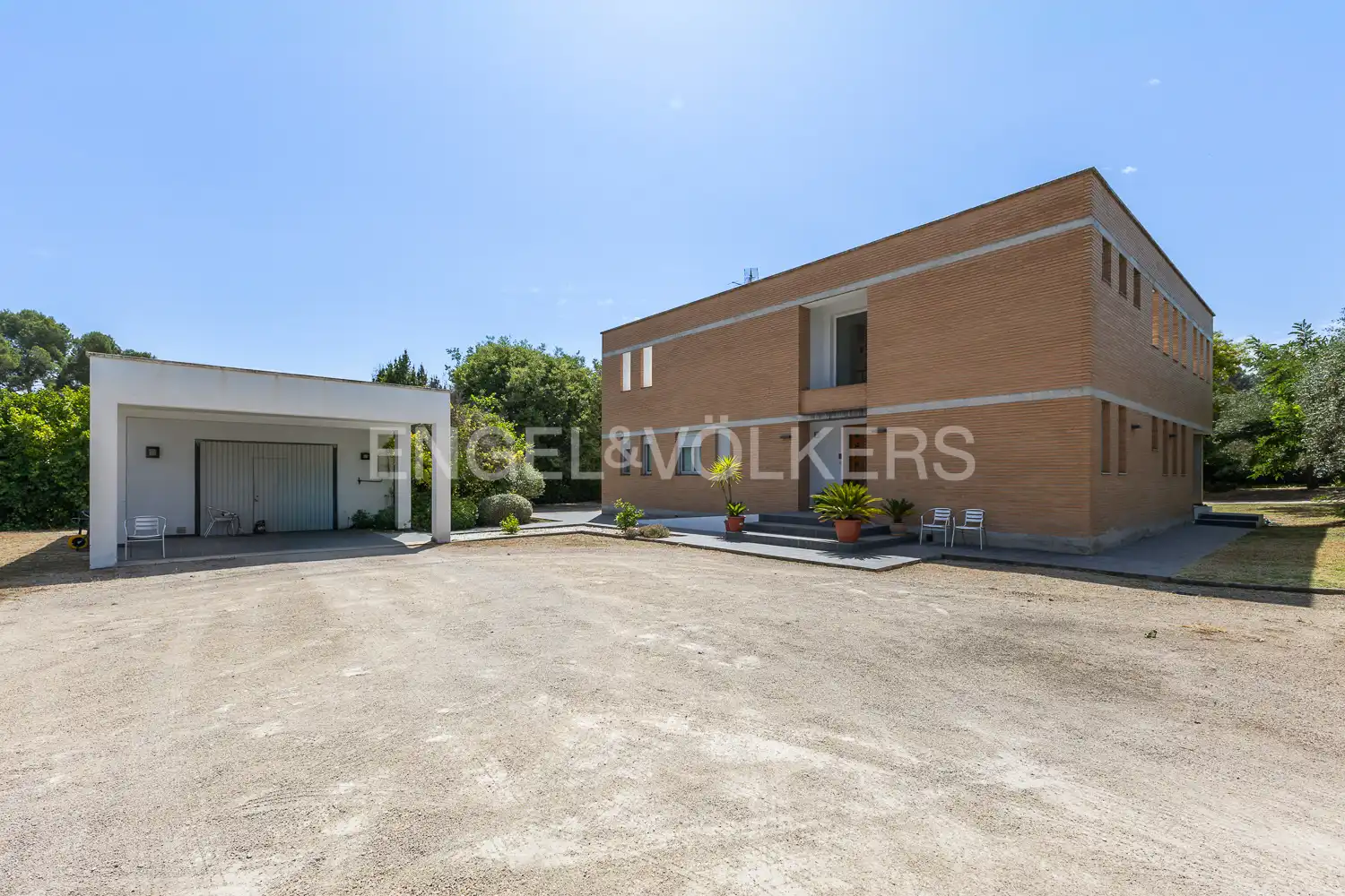 Vista exterior de Casa o xalet en venda en Ontinyent amb Aire condicionat, Calefacció i Jardí privat