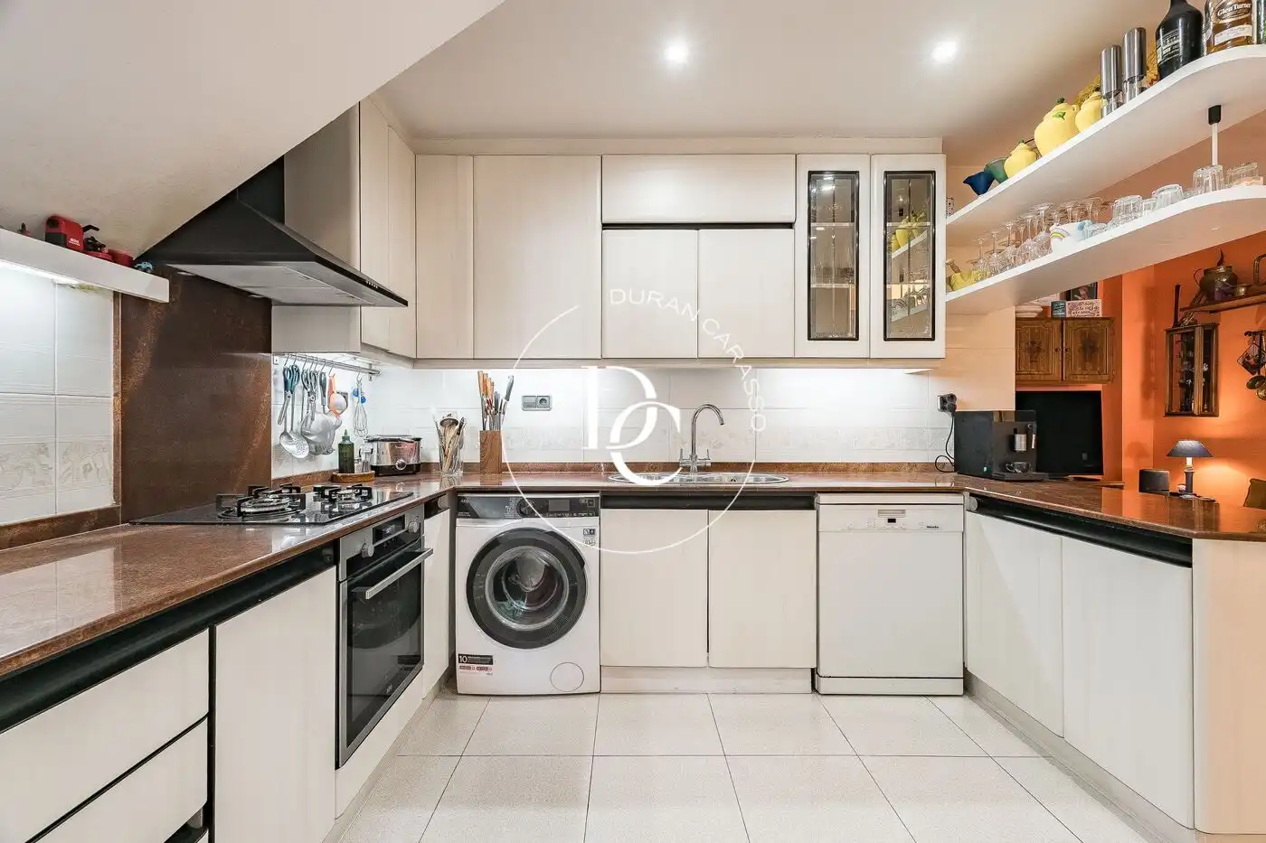 Cocina de Casa o chalet en venta en Sitges con Aire acondicionado, Calefacción y Jardín privado