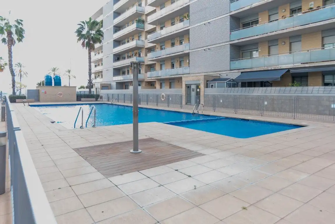 Schwimmbecken von Wohnung zum Verkauf in Badalona mit Heizung, Parkett und Terrasse
