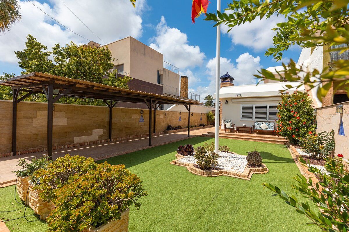 Terrassa de Casa adosada en venda en Torrevieja amb Aire condicionat, Jardí privat i Terrassa