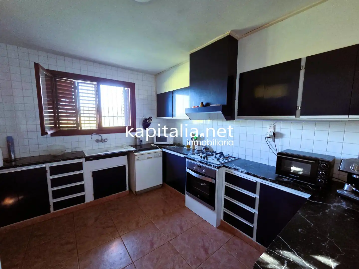 Cuina de Casa o xalet en venda en Ontinyent amb Jardí privat, Traster i Piscina comunitària