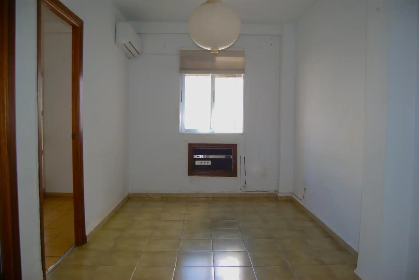 Bedroom of Apartments for sale in Sevilla