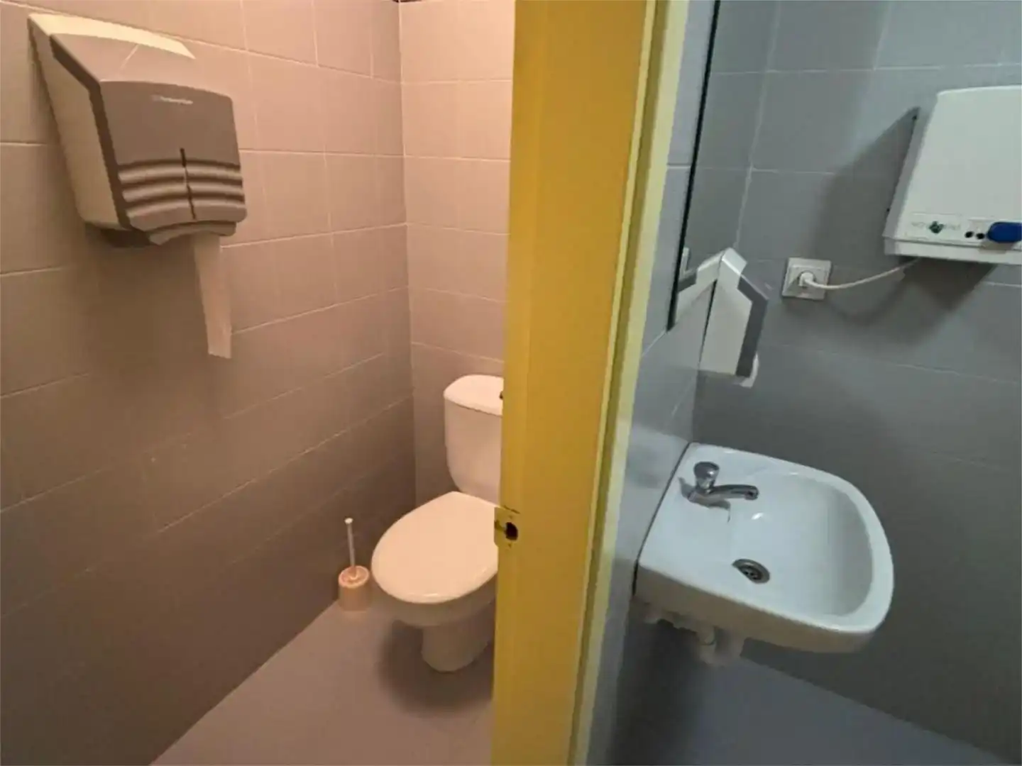 Bathroom of Office for sale in  Pamplona / Iruña