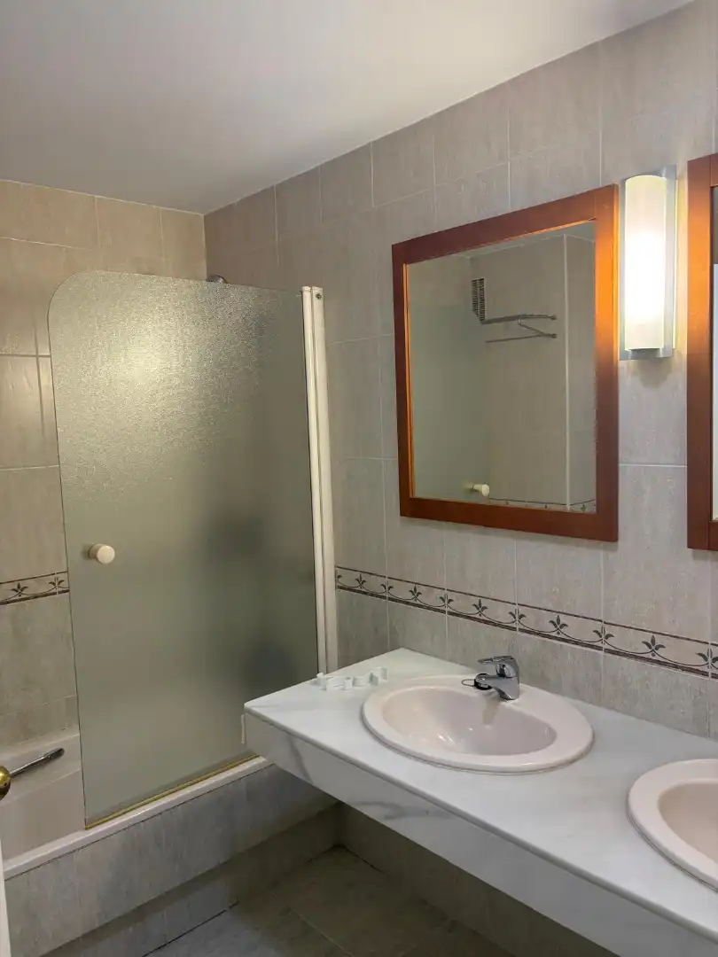 Bathroom of Flat for rent in Playamar - Benyamina