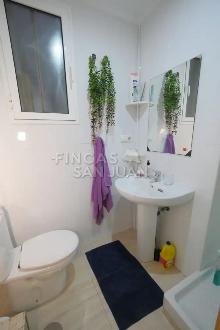 Bany de Pis en venda en Sant Joan d'Alacant amb Balcó