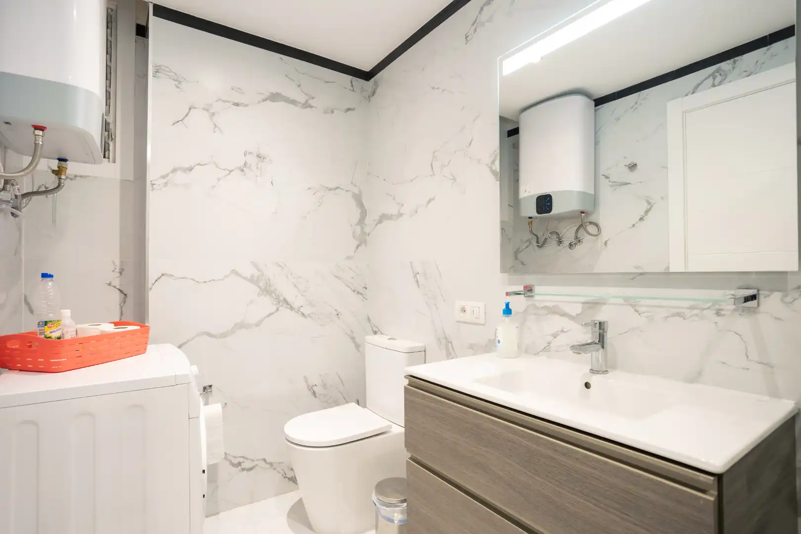 Badezimmer von Wohnungen zum Verkauf in Santiago del Teide mit Klimaanlage, Terrasse und Möbliert