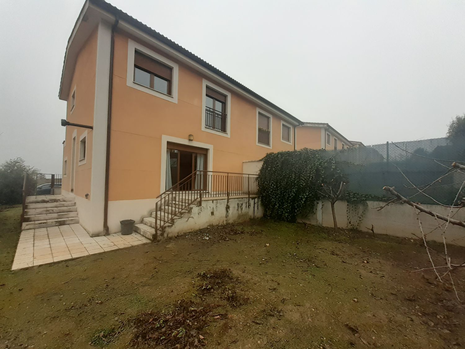 Exterior view of House or chalet for sale in Fuensaldaña  with Heating and Terrace