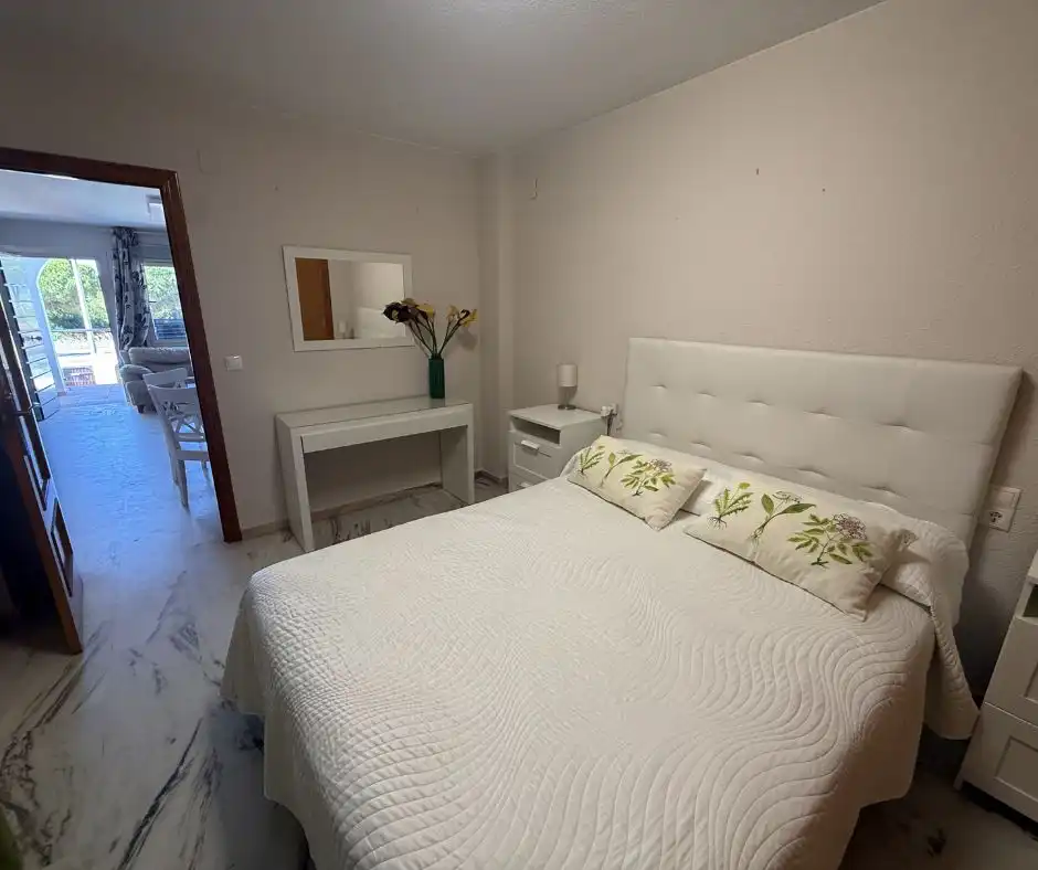 Habitación de Casa o chalet de alquiler en El Portil con Aire acondicionado, Terraza y Amueblado