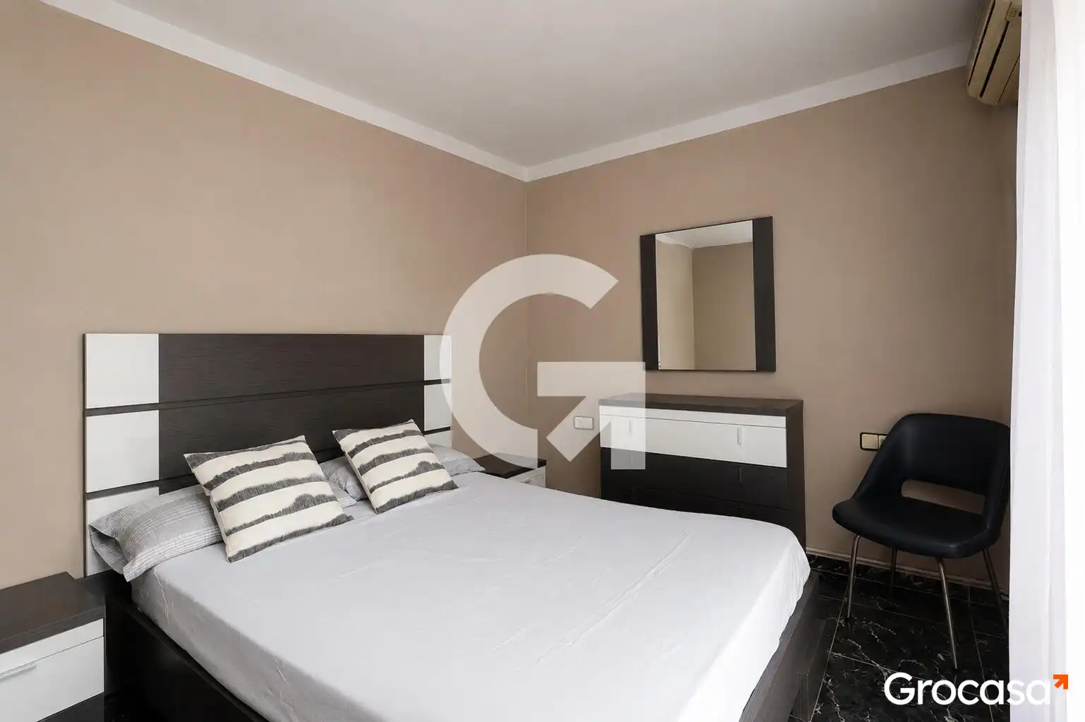 Bedroom of Flat for sale in El Prat de Llobregat  with Air Conditioner, Oven and Balcony