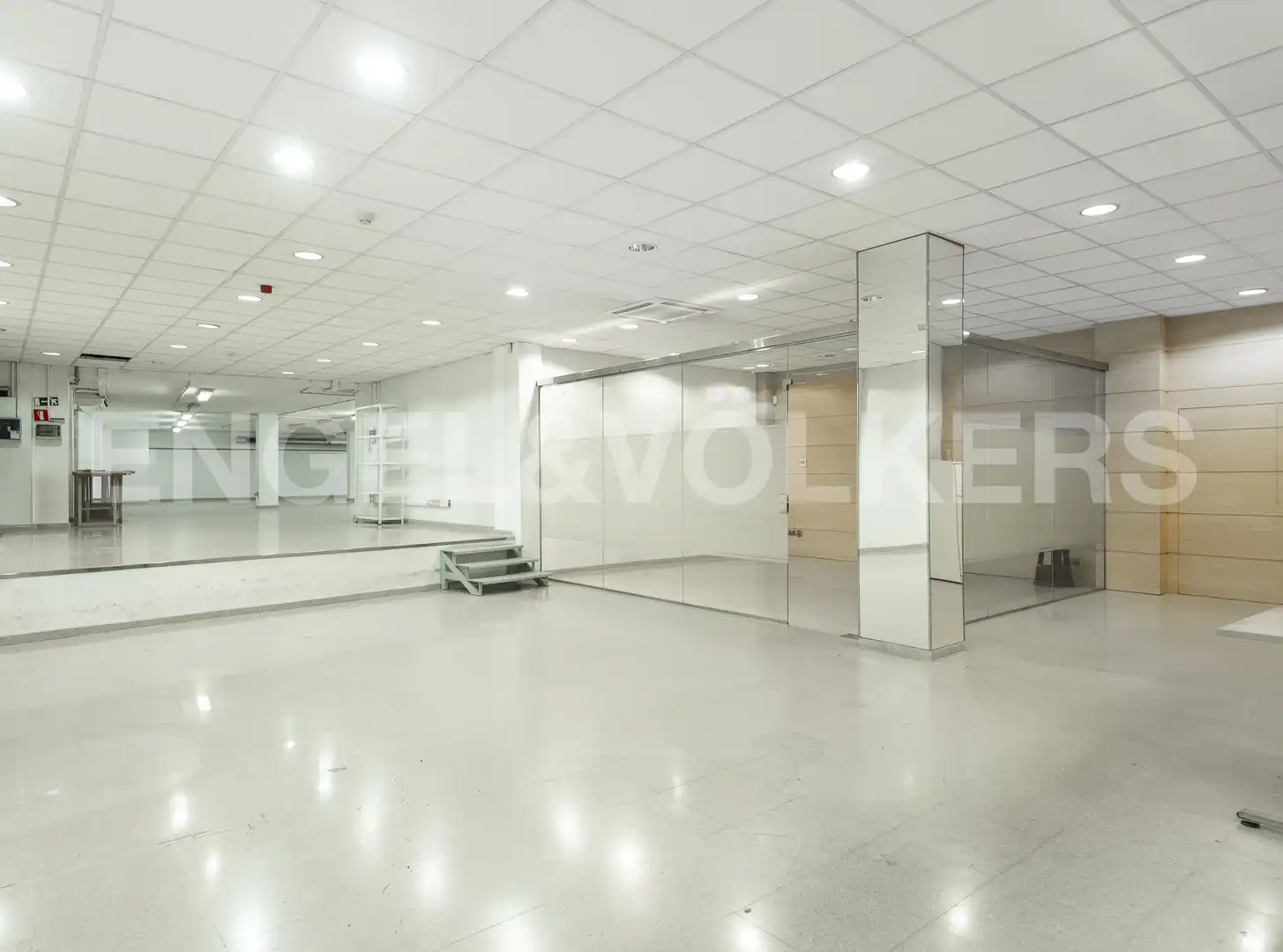 Locale commerciale in vendita a Via Europa - Parc Central, imagen 4