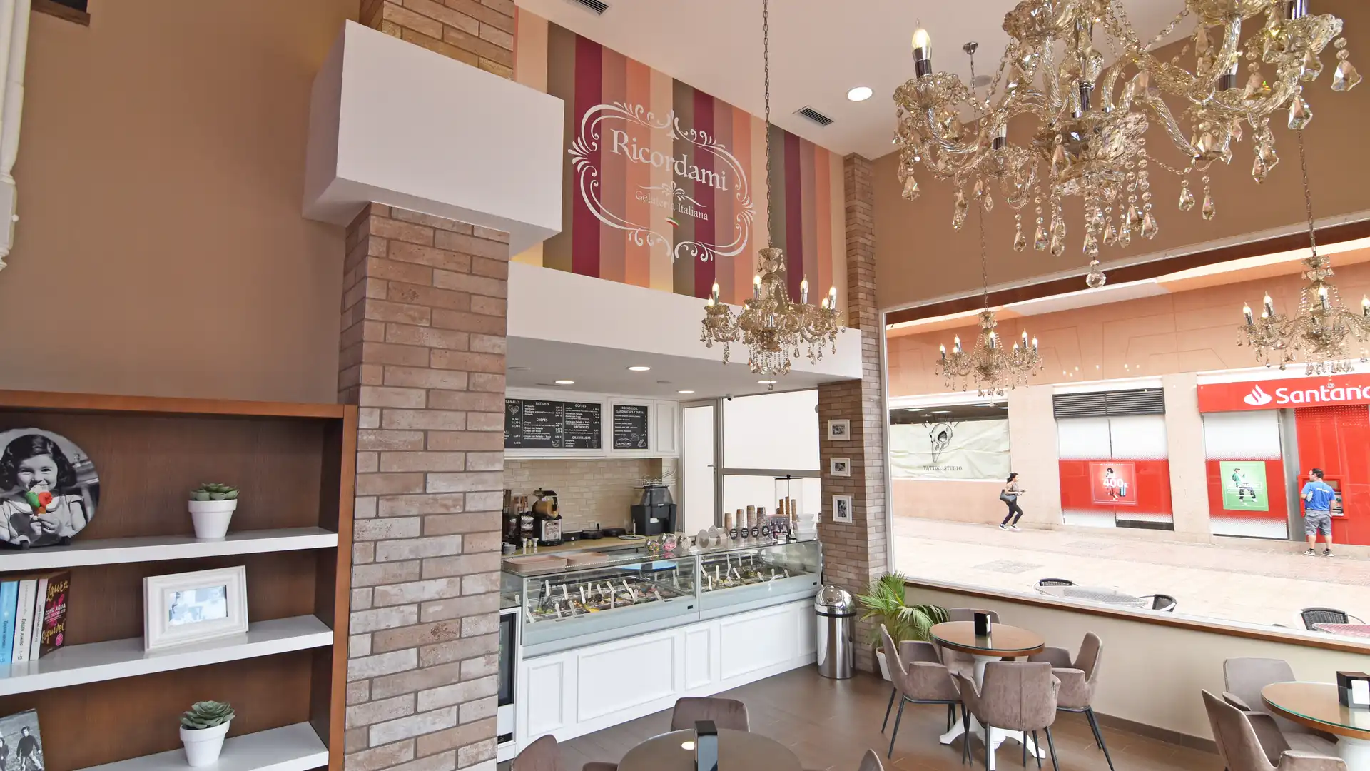 Local en traspaso en Santa Lucía de Tirajana con Aire acondicionado, Amueblado y Alarma