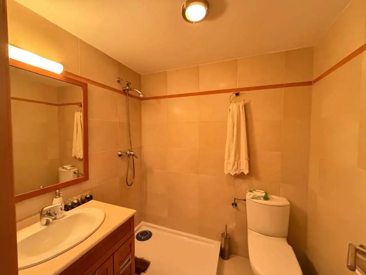Baño de Piso en venta en Almazora / Almassora con Aire acondicionado, Trastero y Amueblado