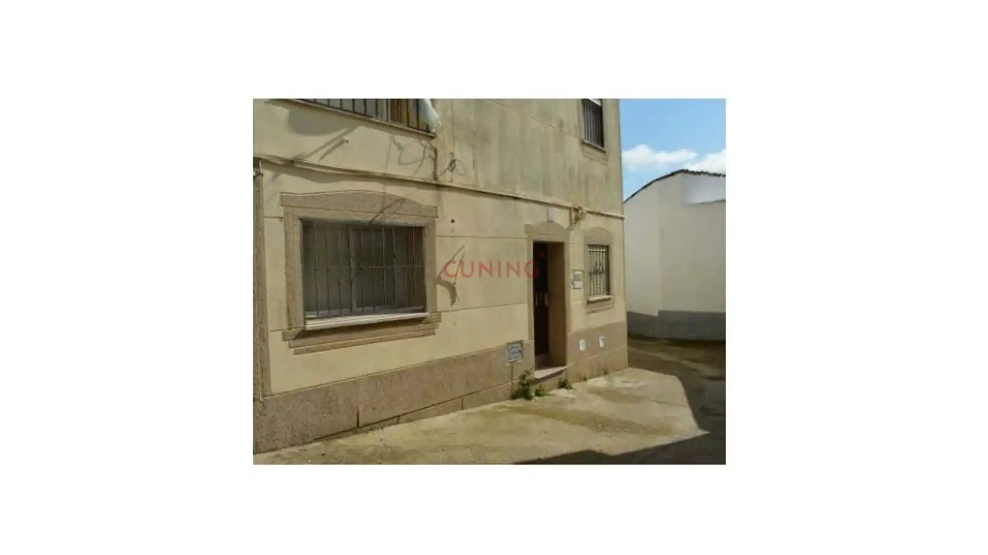 Vista exterior de Casa adosada en venta en Sierra de Fuentes