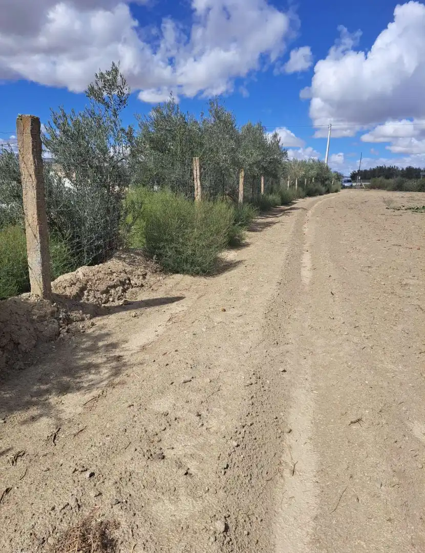 Rustikales Grundstück zum Verkauf in Guadix
