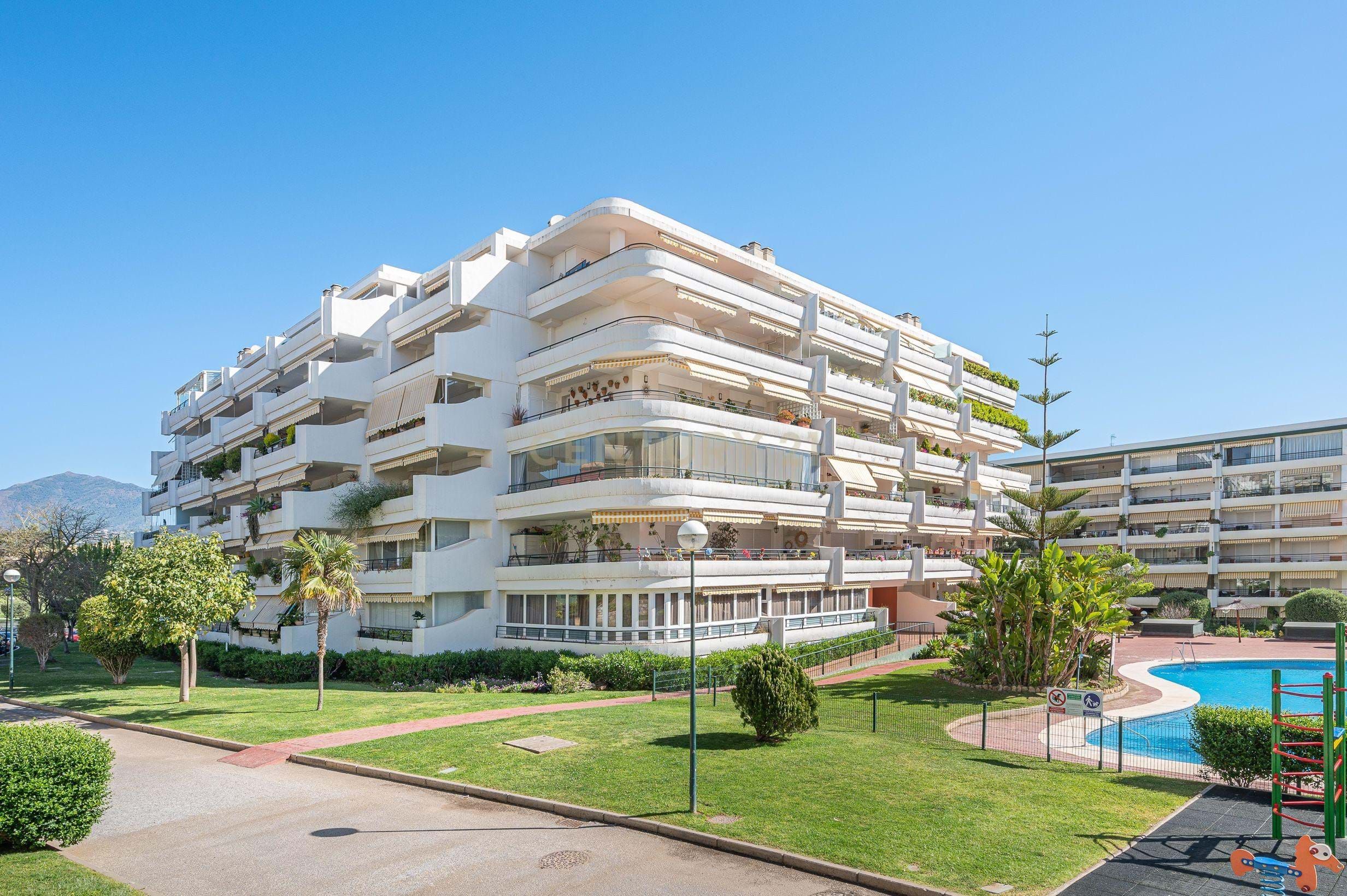 Exterior view of Flat for sale in Marbella  with Air Conditioner, Heating and Terrace
