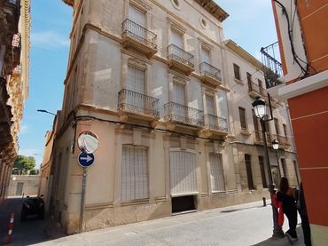 Maison avec balcon à vendre à Novelda