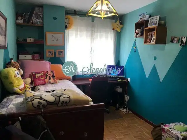 Bedroom of Flat for sale in Santa María la Real de Nieva  with Parquet flooring, Terrace and Storage room