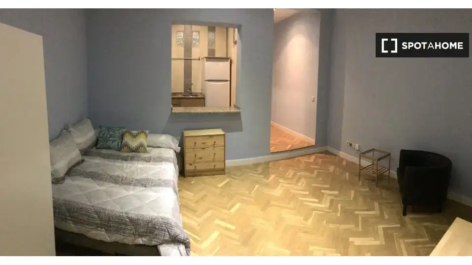 Habitació a Embajadores - Lavapiés