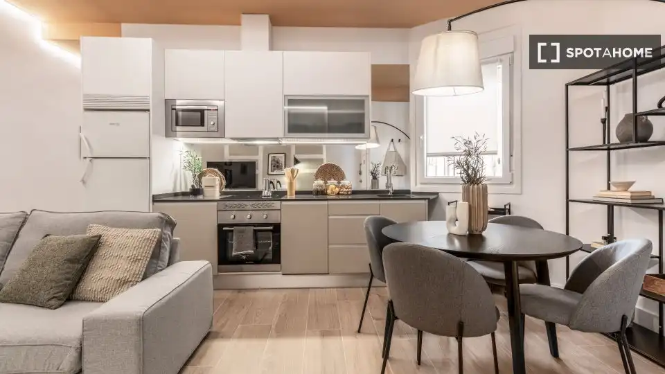 Küche von Wohnung zur Miete in Madrid mit Klimaanlage, Heizung und Möbliert