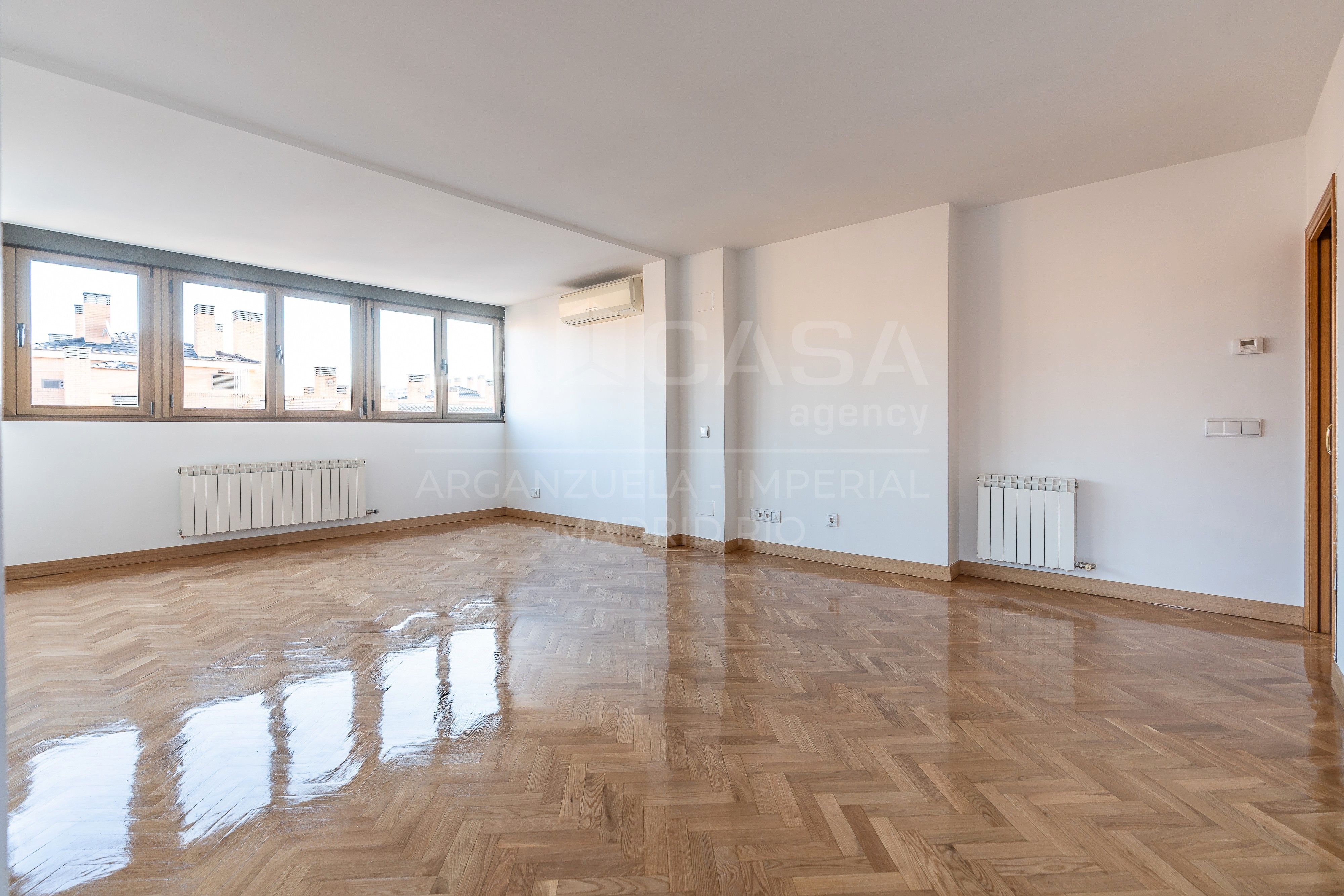 Bedroom of Flat for sale in  Madrid Capital  with Air Conditioner, Heating and Terrace